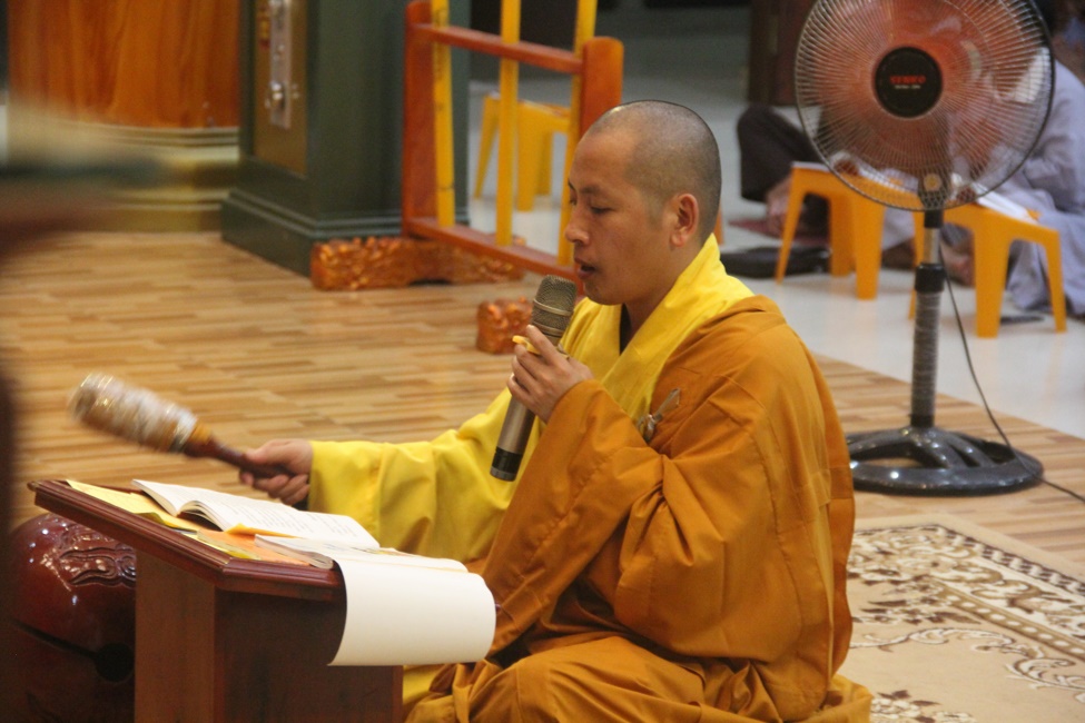 The repentant ceremony at the Giai Lam Pagoda