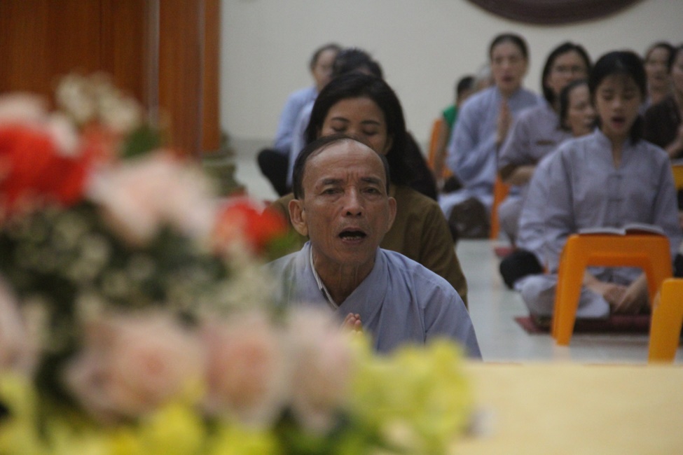 The repentant ceremony at the Giai Lam Pagoda
