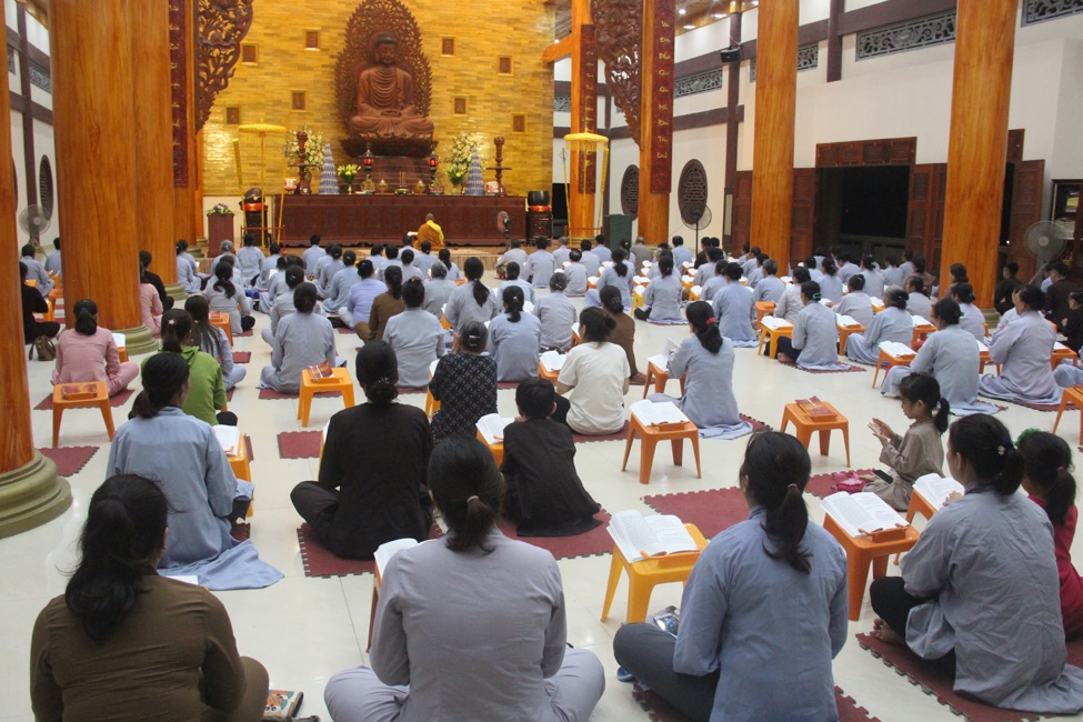 The repentant ceremony at the Giai Lam Pagoda