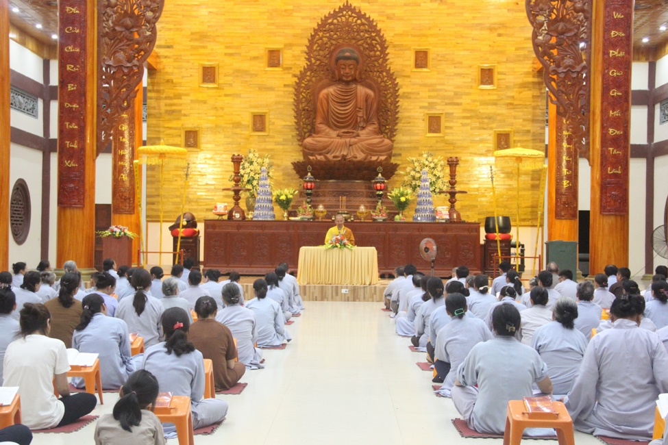 The repentant ceremony at the Giai Lam Pagoda