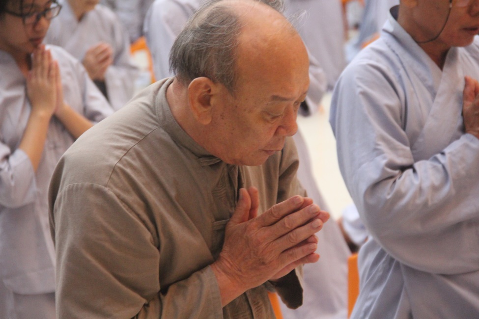 The repentant ceremony at the Giai Lam Pagoda
