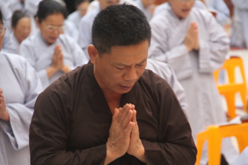 The repentant ceremony at the Giai Lam Pagoda