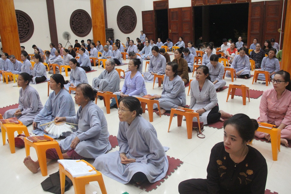 The repentant ceremony at the Giai Lam Pagoda