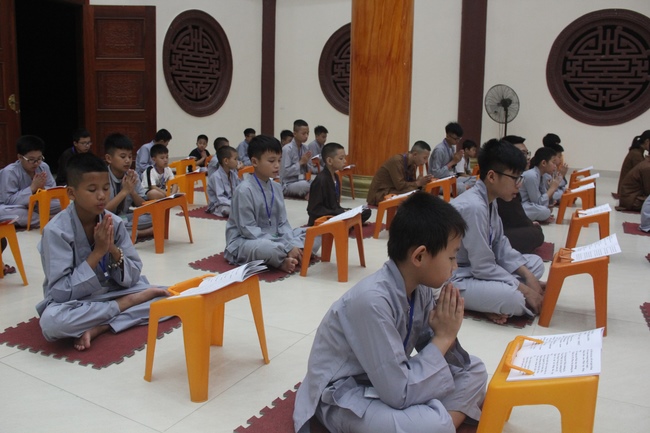 The Summer retreat at Giai Lam Pagoda in Ha Tinh