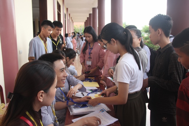 The Summer retreat at Giai Lam Pagoda in Ha Tinh