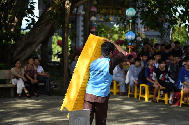 Opening the Summer retreat at Hoa Phuc Pagoda
