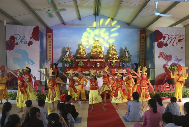 The Ullambana Ceremony at Dong Cao Pagoda In Thanh Hoa Province