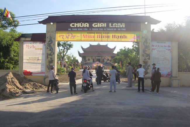 The Ullambana's  Great Ceremony of Pious Gratitude at Giai Lam Pagoda in Ha Tinh Province