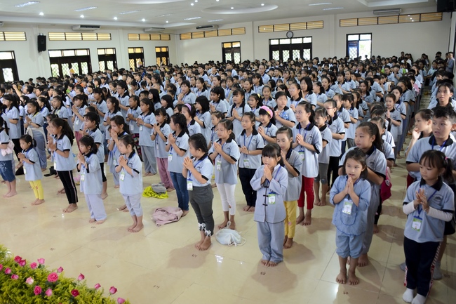 Children Retreat Titled ‘I Return to Buddha’