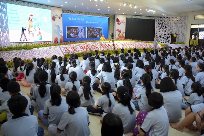 Children Retreat Titled ‘I Return to Buddha’