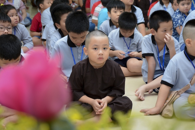 Children Retreat Titled ‘I Return to Buddha’