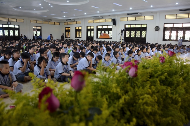 Children Retreat Titled ‘I Return to Buddha’