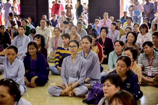 Children Retreat Titled ‘I Return to Buddha’