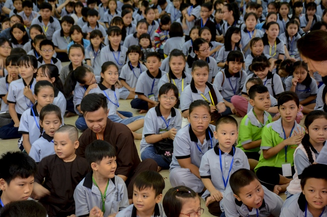 Children Retreat Titled ‘I Return to Buddha’