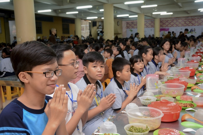 Children Retreat Titled ‘I Return to Buddha’