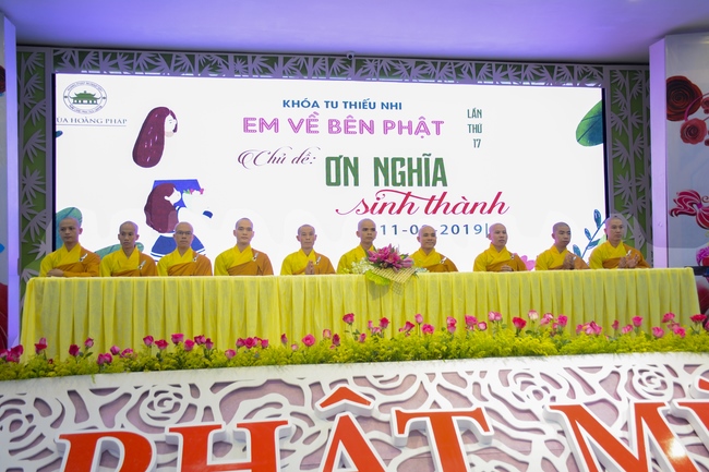 Children Retreat Titled ‘I Return to Buddha’