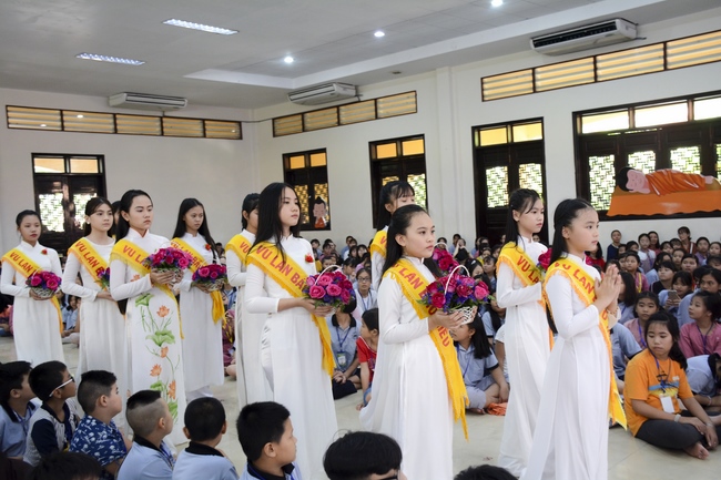 Children Retreat Titled ‘I Return to Buddha’