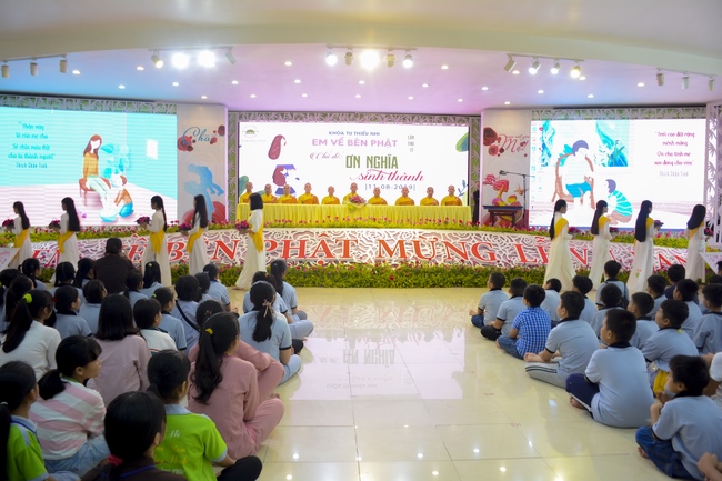 Children Retreat Titled ‘I Return to Buddha’