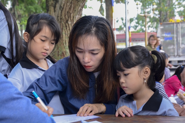 Children Retreat Titled ‘I Return to Buddha’