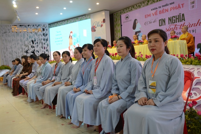 Children Retreat Titled ‘I Return to Buddha’