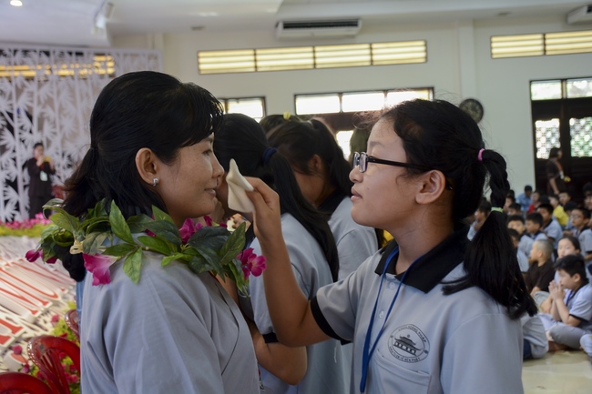 Children Retreat Titled ‘I Return to Buddha’