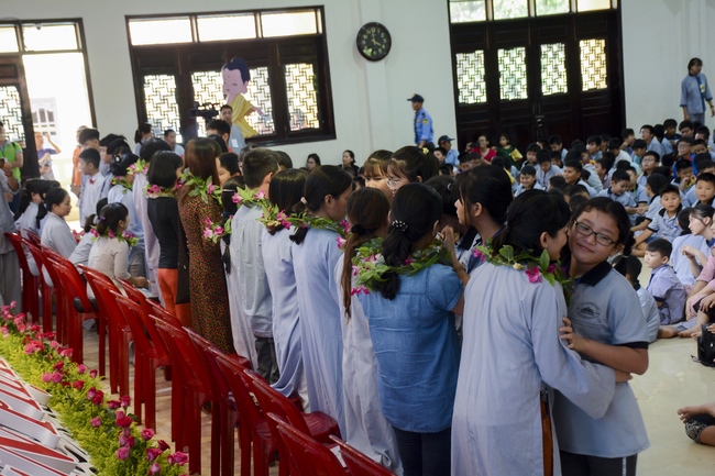 Children Retreat Titled ‘I Return to Buddha’