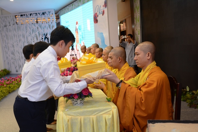 Children Retreat Titled ‘I Return to Buddha’