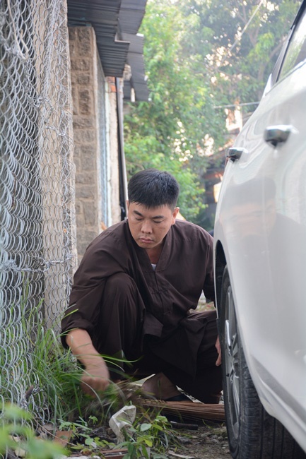 Preparing the Ullambana great Ceremony of gratitude to parents