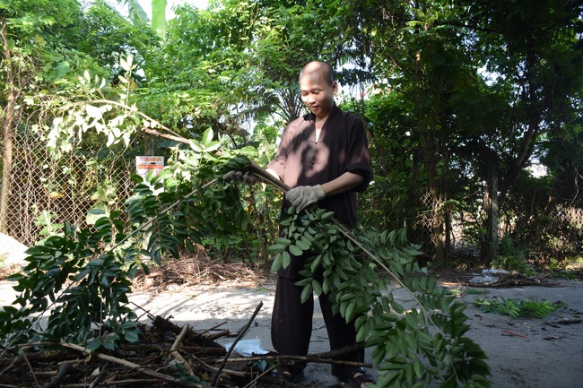 Preparing the Ullambana great Ceremony of gratitude to parents