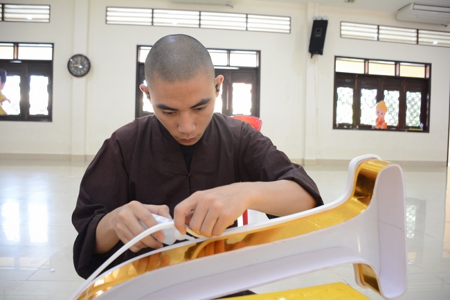 Preparing the Ullambana great Ceremony of gratitude to parents