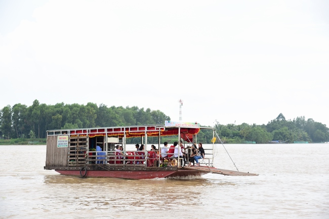 Tham dự lễ tri ân và cầu siêu tại An Giang