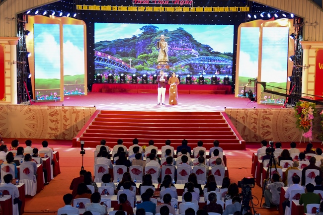 Tham dự lễ tri ân và cầu siêu tại An Giang