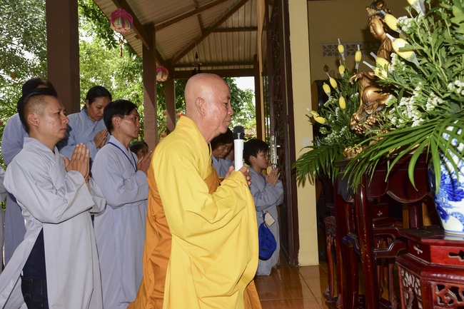 Offering to the summer retreat schools in Dong Nai and Cu Chi