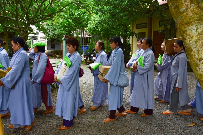 Offering to the summer retreat schools in Dong Nai and Cu Chi