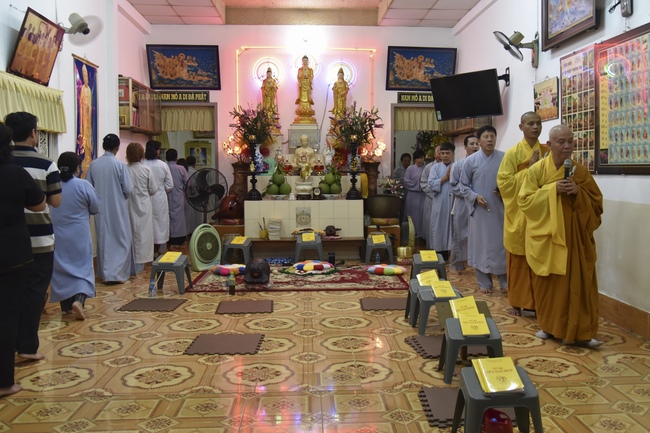 Praying peacefulness and releasing creatures in Can Tho