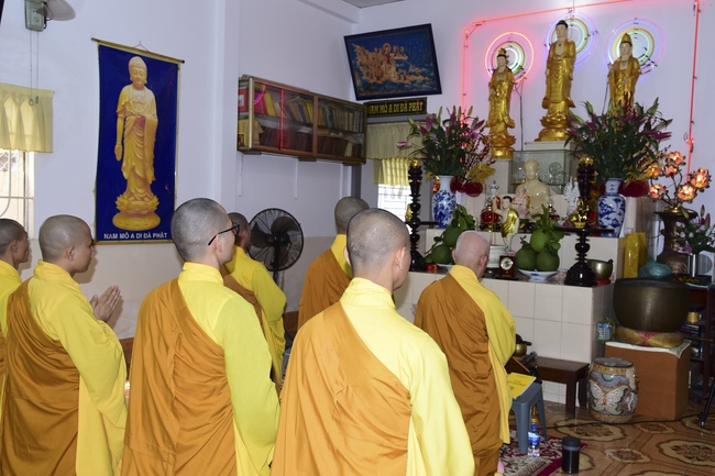 Praying peacefulness and releasing creatures in Can Tho