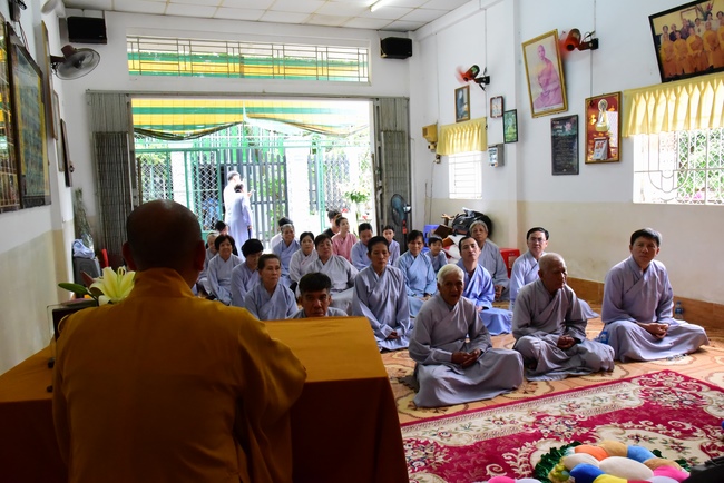 Praying peacefulness and releasing creatures in Can Tho