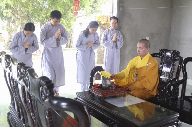 One-day Reciting the Buddha's name at Dong Cao Pagoda