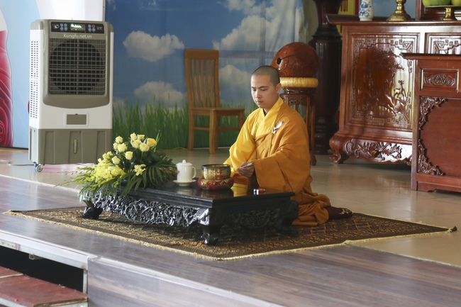 One-day Reciting the Buddha's name at Dong Cao Pagoda