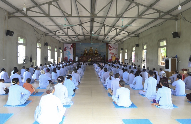 One-day Reciting the Buddha's name at Dong Cao Pagoda