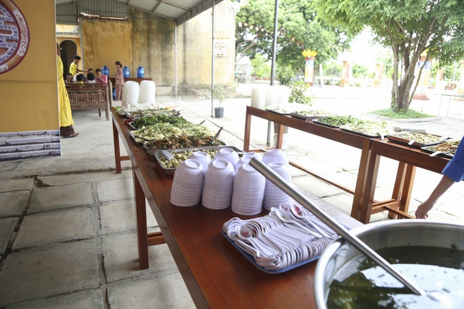 One-day Reciting the Buddha's name at Dong Cao Pagoda