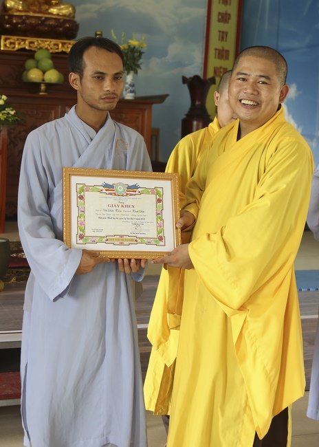 One-day Reciting the Buddha's name at Dong Cao Pagoda