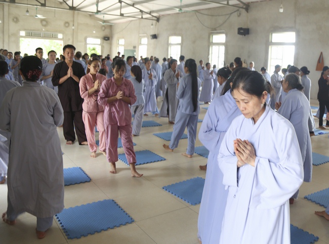 One-day Reciting the Buddha's name at Dong Cao Pagoda