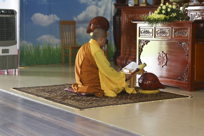 One-day Reciting the Buddha's name at Dong Cao Pagoda