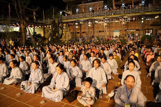 The Buddhist Rite chanting Ksihitigarbha and the lighting night of candles and lanterns  at Hoa Phuc Pagoda – Hanoi