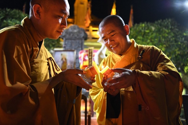 The Buddhist Rite chanting Ksihitigarbha and the lighting night of candles and lanterns  at Hoa Phuc Pagoda – Hanoi