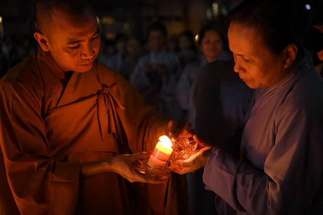 The Buddhist Rite chanting Ksihitigarbha and the lighting night of candles and lanterns  at Hoa Phuc Pagoda – Hanoi
