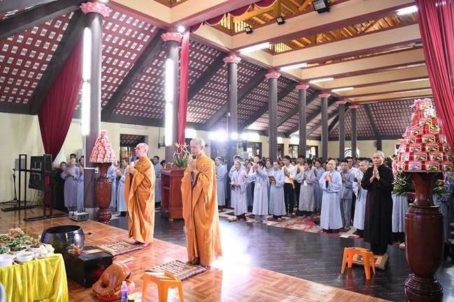 The Buddhist Rite chanting Ksihitigarbha and the lighting night of candles and lanterns  at Hoa Phuc Pagoda – Hanoi