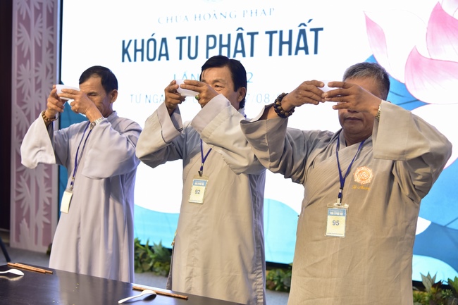 Opening the 92nd Seven-Day Retreat