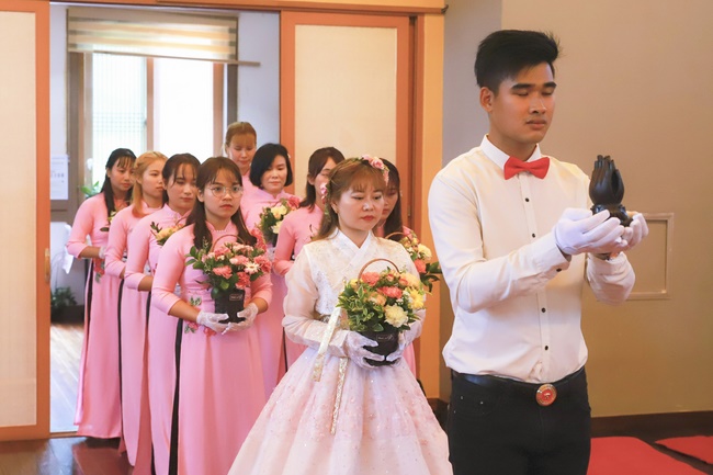 Đóa hồng viễn xứ